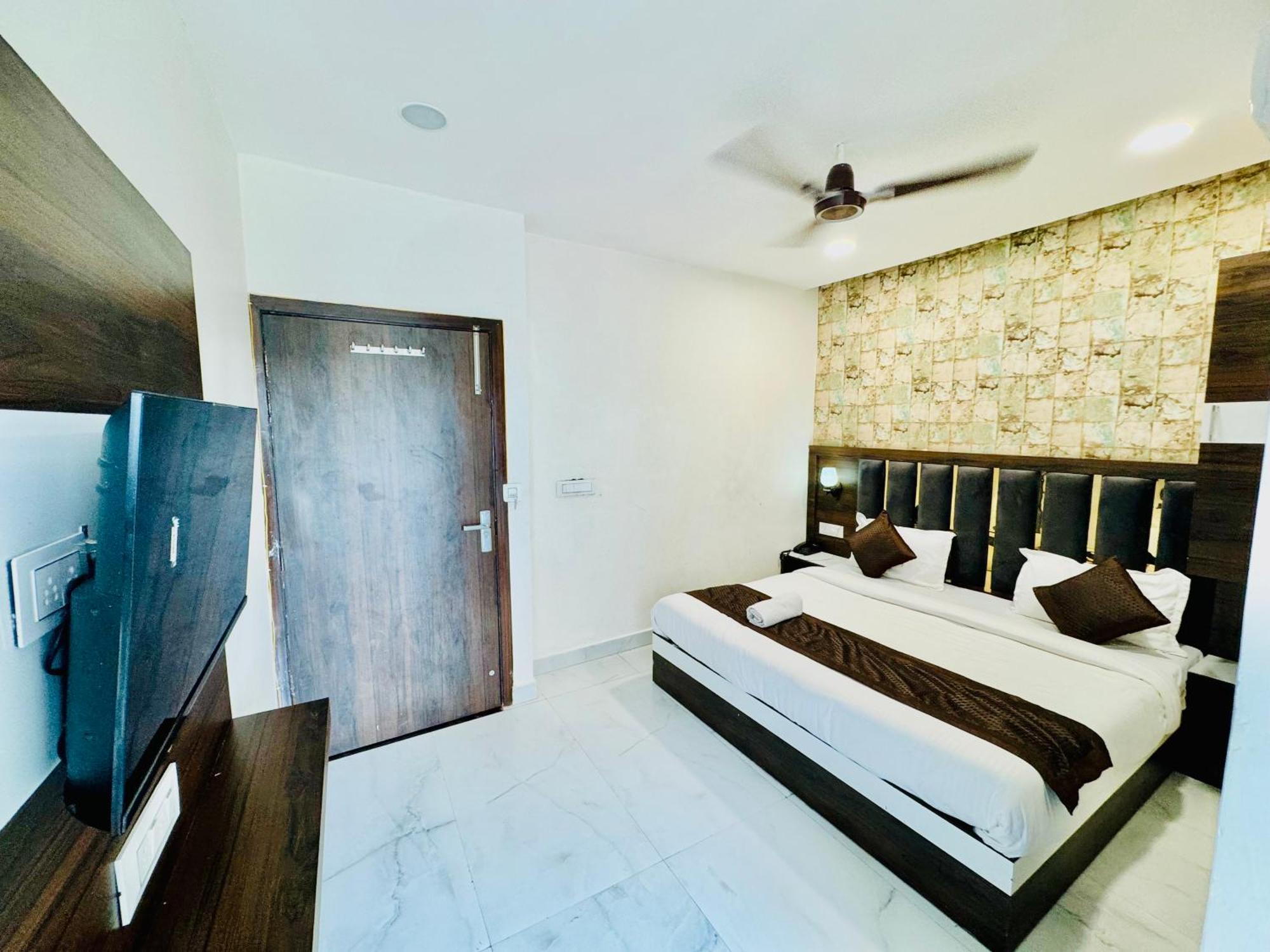 Hotel Gs Amritsar 200 Mtr From Golden Temple Exterior foto