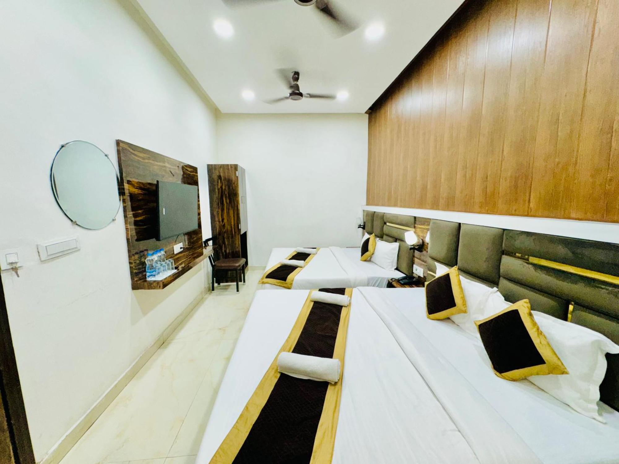 Hotel Gs Amritsar 200 Mtr From Golden Temple Exterior foto